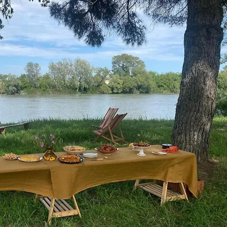 Jolie Maison Au Bord Du Petit Rhone - Le Mazet Saint-Gilles (Gard)